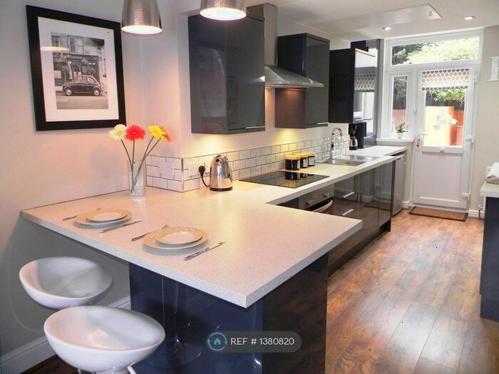 2 Bedroom Flat To Rent In Mayfield Street, Hull, HU3