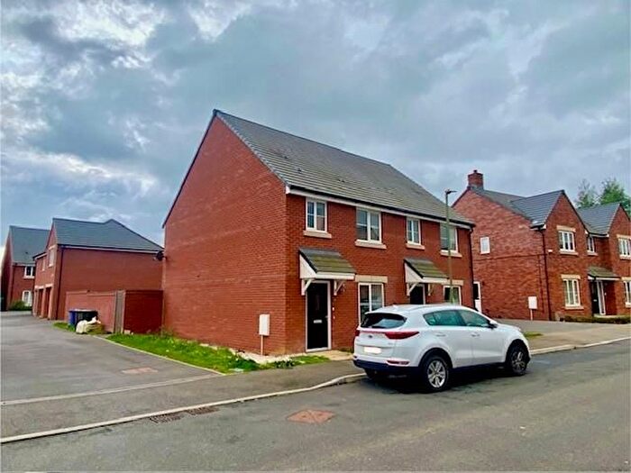 3 Bedroom Semi Detached House For Sale In Banbury, Oxfordshire, OX16