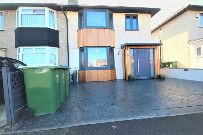 3 Bedroom Semi-Detached House To Rent In Birling Road, Erith, DA8