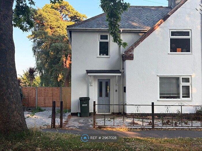 4 Bedroom Semi-Detached House To Rent In Conway Road, Nottingham, NG4