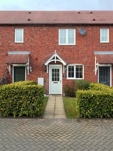 2 Bedroom Town House To Rent In Merry Hurst Place, Hinckley LE10