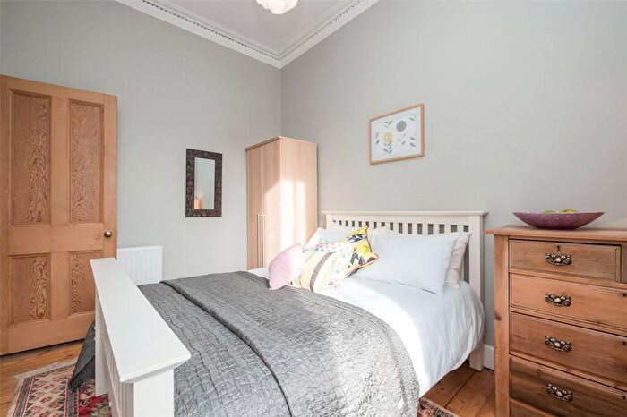 2 Bedroom Flat To Rent In (Fl) Comely Bank Terrace, Edinburgh, EH4