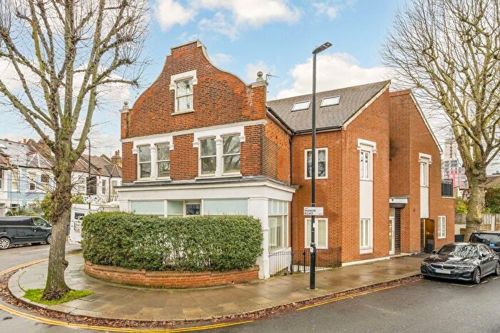 2 Bedroom Flat For Sale In Manor Road, Ealing, W13