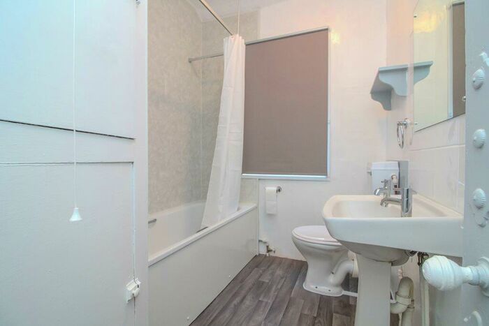 1 Bedroom Flat To Rent In Marlborough Road, Roath, Cardiff, CF23