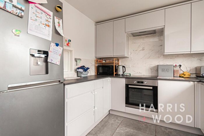2 Bedroom Apartment For Sale In Walnut Tree Way, Colchester, Essex, CO2