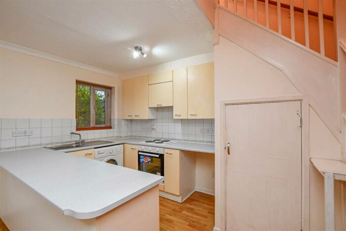 1 Bedroom Flat For Sale In Regency Court, Burleigh Road, St. Albans, AL1