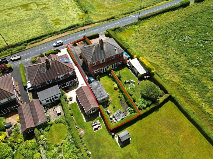 3 Bedroom Semi-Detached House For Sale In Leeds Road, Barwick In Elmet, Leeds, LS15