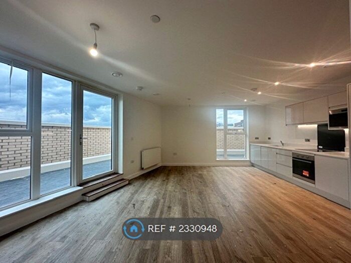 2 Bedroom Flat To Rent In Ensemble Road, Barnet, EN4