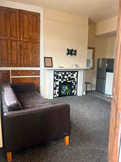 2 Bedroom Terraced House To Rent In Scholes Road, Huddersfield, HD2