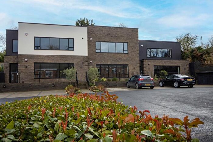 2 Bedroom Flat To Rent In Clovers Court, Chorleywood, Rickmansworth, WD3