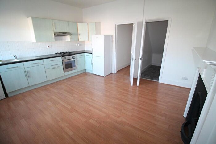 1 Bedroom Flat To Rent In Mare Street, Hackney, London, E8