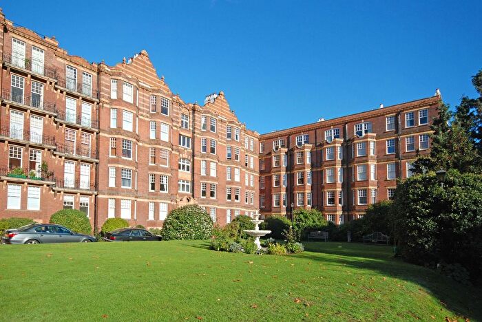 2 Bedroom Flat To Rent In Lower Richmond Road, West Putney, London, SW15