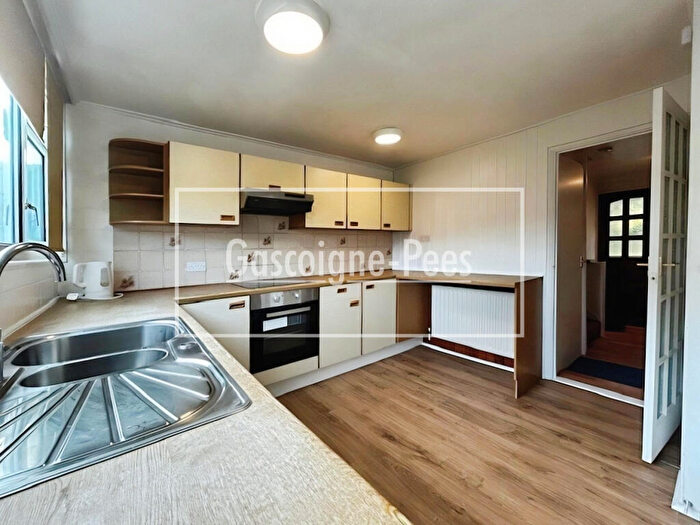 3 Bedroom House To Rent In Basingstoke, RG22