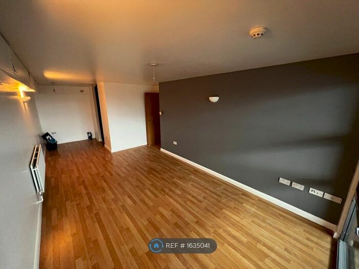 2 Bedroom Flat To Rent In Parkspring Court, Erith, DA8