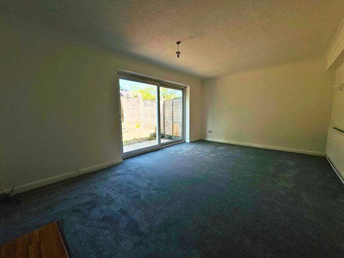 3 Bedroom End Of Terrace House For Sale In Hampden Close, Crawley, RH10