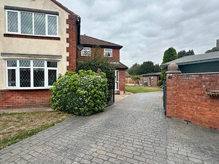 4 Bedroom Semi-Detached House To Rent In Peel Close, Drayton Bassett, B78
