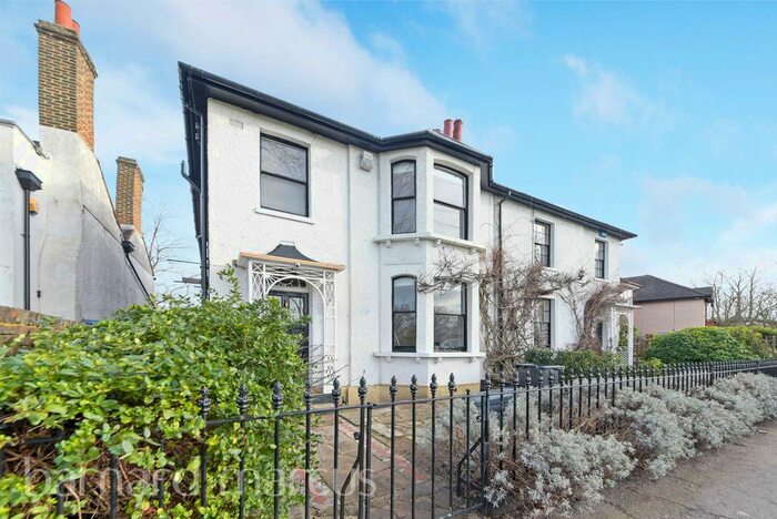 3 Bedroom Property To Rent In Cricket Green, Mitcham, CR4