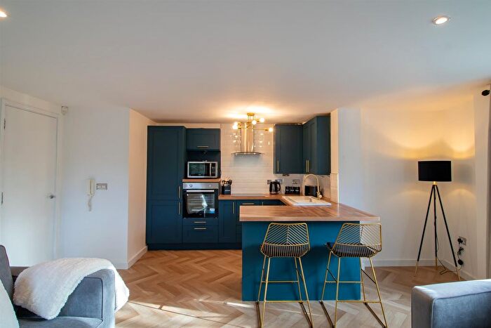 1 Bedroom Flat To Rent In Mill Road, Gateshead Quayside, Tyne And Wear, NE8