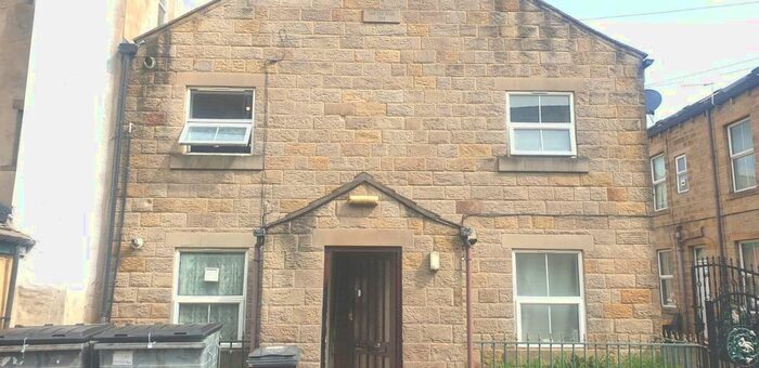 2 Bedroom Flat To Rent In North Queen Street, Keighley, BD21