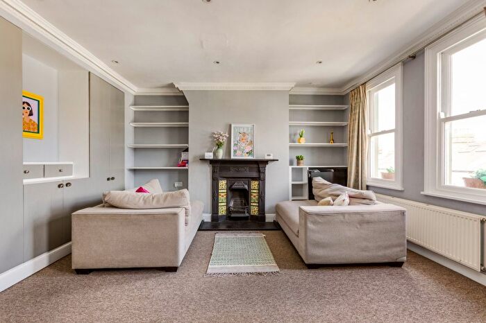 3 Bedroom Flat To Rent In Lavender Sweep, Clapham Junction, SW11