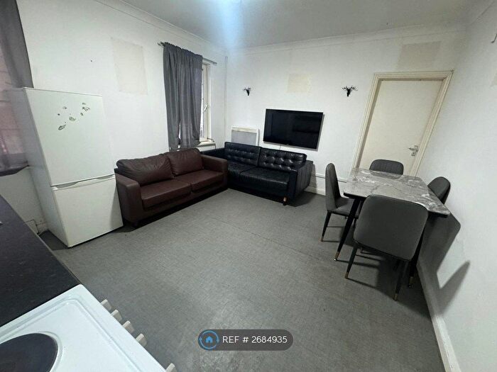 1 Bedroom Flat To Rent In South Road, Southall, UB1