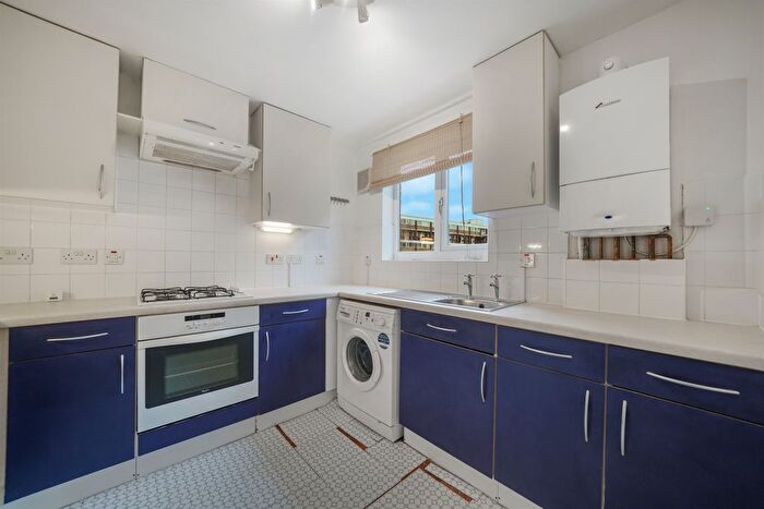 2 Bedroom Flat For Sale In Cortis Road, London, SW15