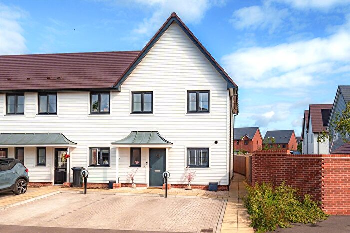 2 Bedroom End Of Terrace House For Sale In Millet Road, Finchwood Park, Wokingham, Berkshire, RG40