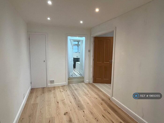 2 Bedroom Flat To Rent In Crockford Park Road, Addlestone, KT15