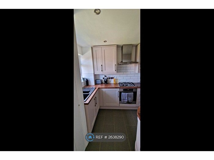 2 Bedroom Flat To Rent In Albion Road, Sutton, SM2