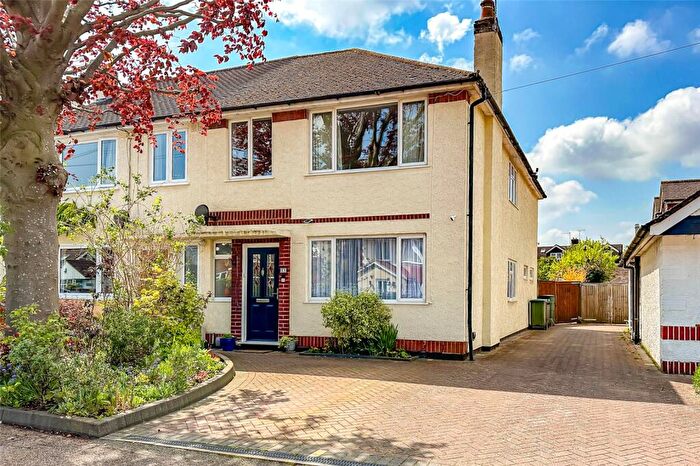 4 Bedroom Semi-Detached House For Sale In Oakwood Drive, St. Albans, Hertfordshire, AL4