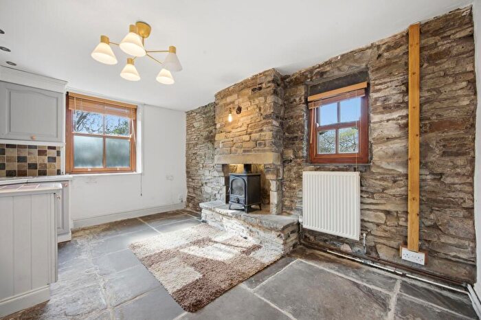 1 Bedroom Semi Detached House For Sale In Sunnybank, Crawshawbooth, Rossendale, BB4