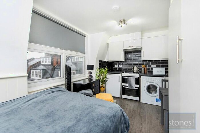 Apartment To Rent In Haverstock Hill, London, NW3