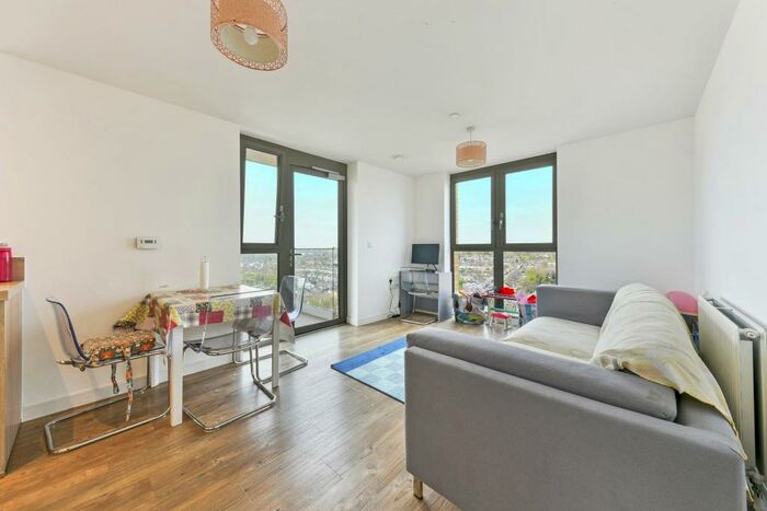 2 Bedroom Flat To Rent In Elmira Street, London, SE13