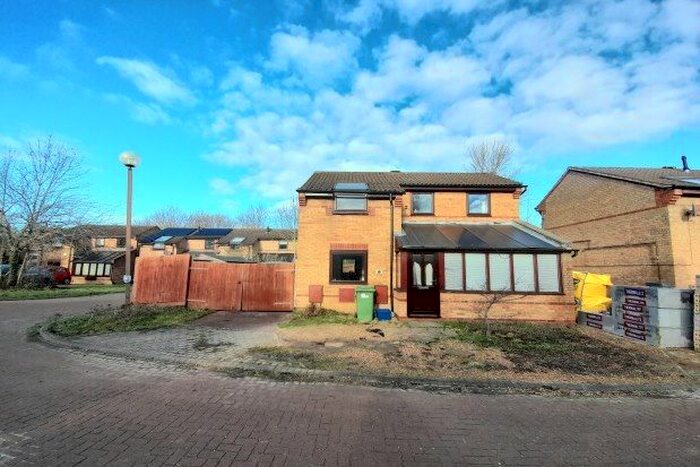 3 Bedroom Property To Rent In Grantham Court, Milton Keynes, MK5