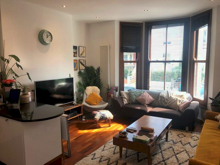 2 Bedroom Flat To Rent In Shakespeare Road, London, SE24