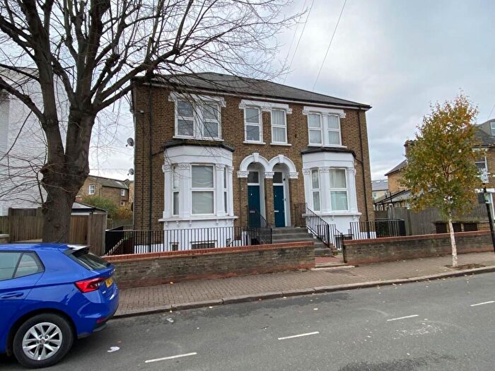 1 Bedroom Flat For Sale In Flat A, Byrne Road, London, SW12