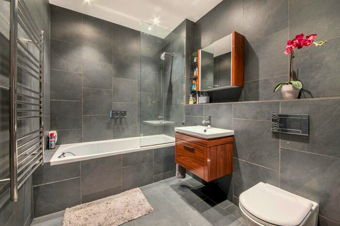 4 Bedroom Terraced House To Rent In Northchurch Road, Islington, London, N1