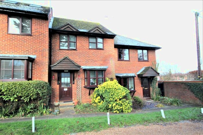 2 Bedroom Town House To Rent In Hampden Road, Chalfont St Peter, SL9
