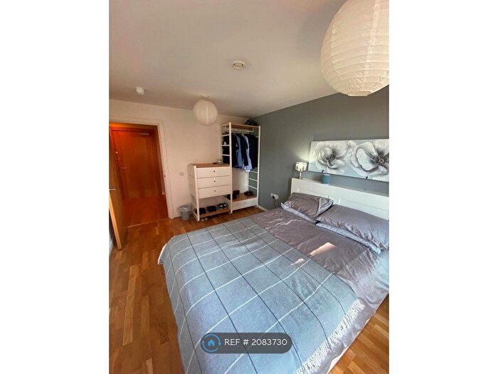 1 Bedroom Flat To Rent In Watermans Place, Leeds, LS1