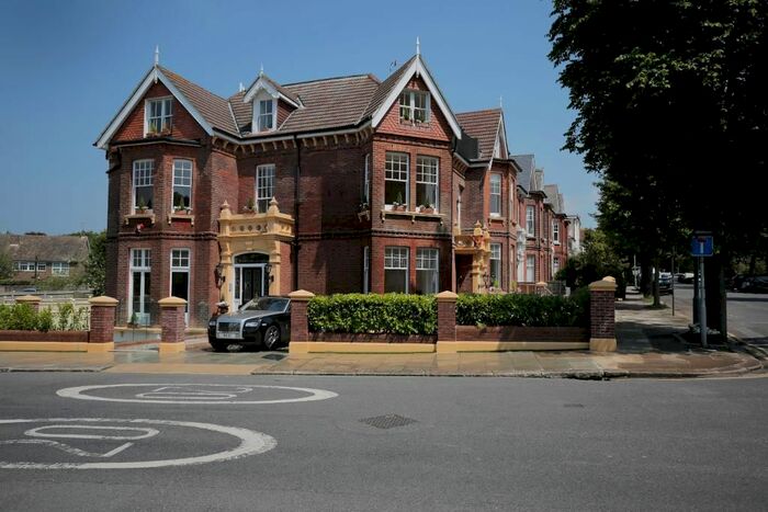 3 Bedroom Flat To Rent In Wilbury Villas, Hove, BN3