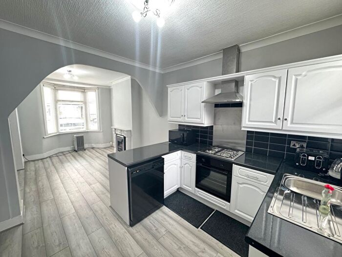 2 Bedroom Property To Rent In Pond Road, London, E15