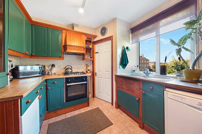 1 Bedroom Flat To Rent In Verity House, Abercorn Place, NW8