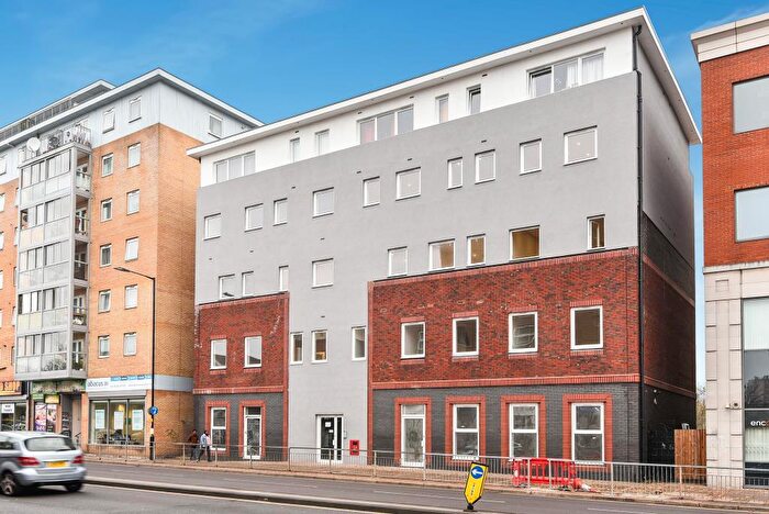 1 Bedroom Apartment To Rent In Slough, Berkshire, SL1