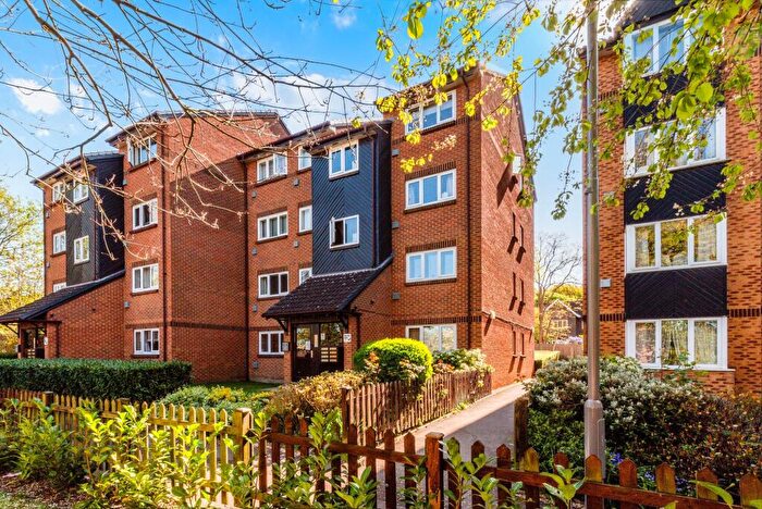 2 Bedroom Flat To Rent In Saxon Close, Wulfstan House, KT6