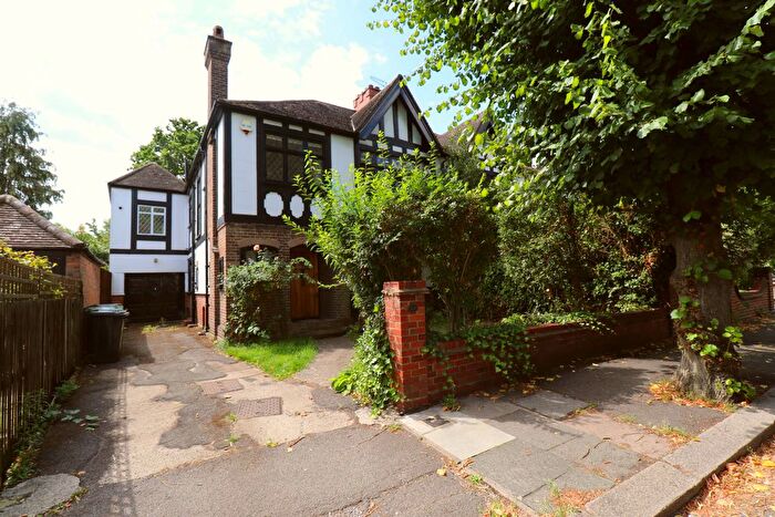 4 Bedroom Semi-detached House For Sale In Carbery Avenue, Ealing, Ealing, W3