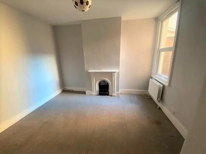 2 Bedroom Flat To Rent In Tynemouth Road, Mitcham, CR4