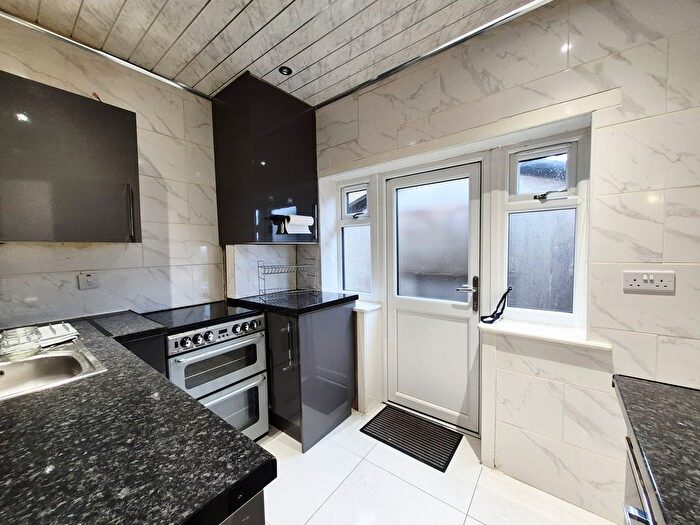 2 Bedroom Bungalow To Rent In Shear Brow, Blackburn, BB1