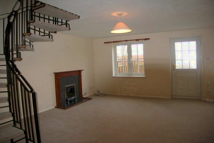 3 Bedroom Semi-Detached House To Rent In Buttery Close, Honiton EX14