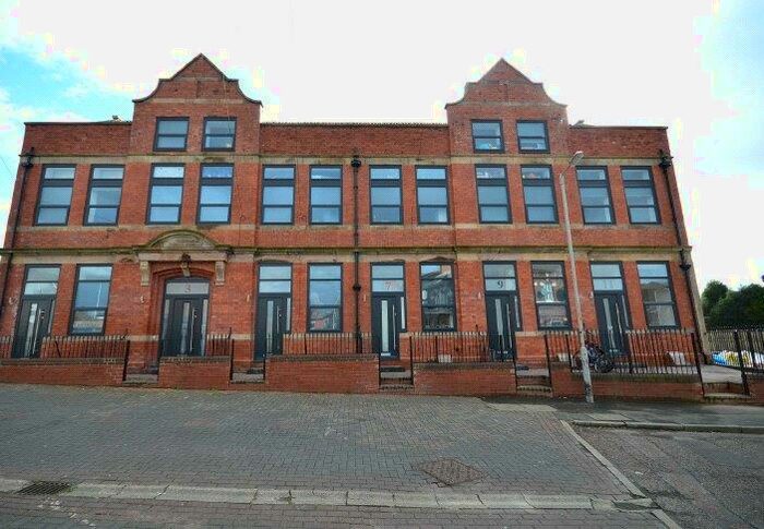 4 Bedroom Garage / Parking To Rent In The Mews, Rowsley Grove, Stockport, SK5