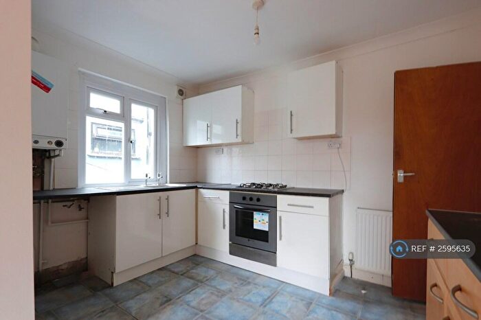 4 Bedroom Maisonette To Rent In Holton Road, Barry, CF63